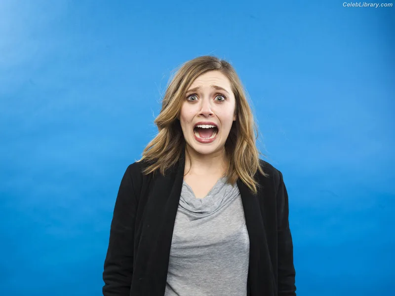 Elizabeth Olsen photo 5 of 2302