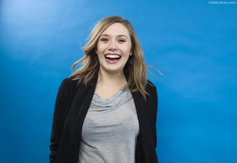 Elizabeth Olsen photo 7 of 2302
