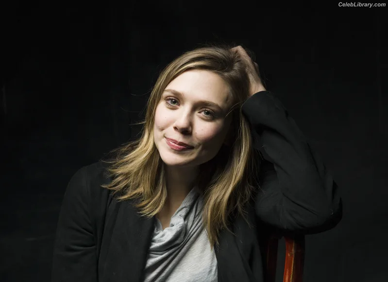 Elizabeth Olsen photo 9 of 2302