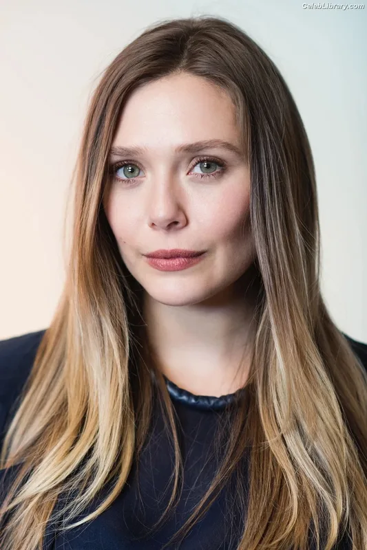 Elizabeth Olsen photo 17 of 2302
