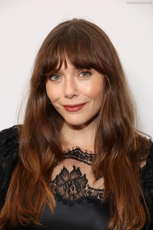 Elizabeth Olsen photo 16 of 2302