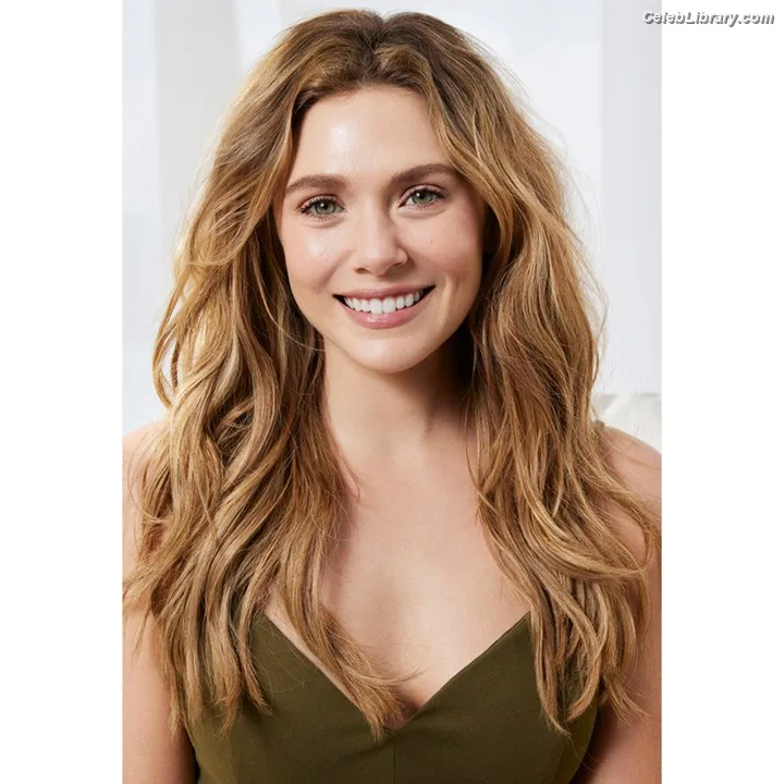 Elizabeth Olsen photo 24 of 2302
