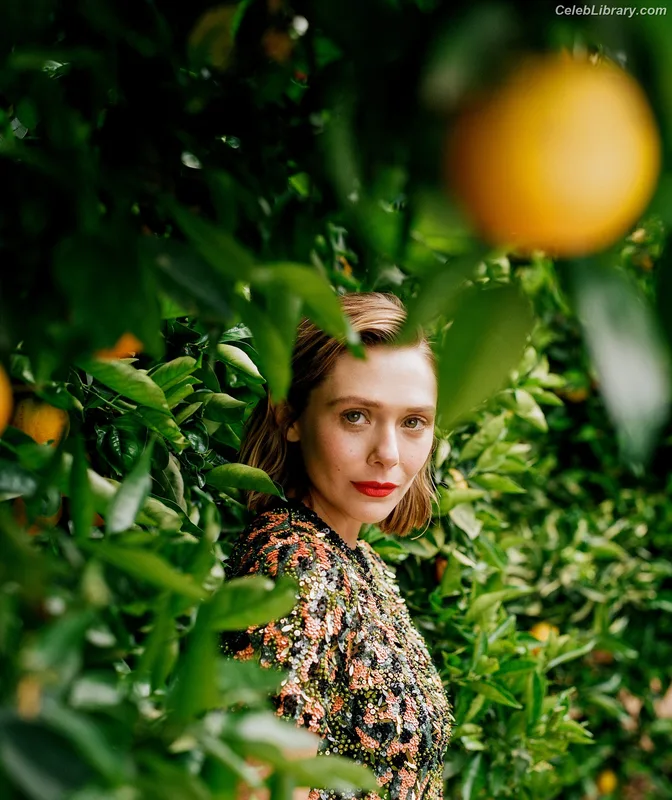 Elizabeth Olsen photo 23 of 2302