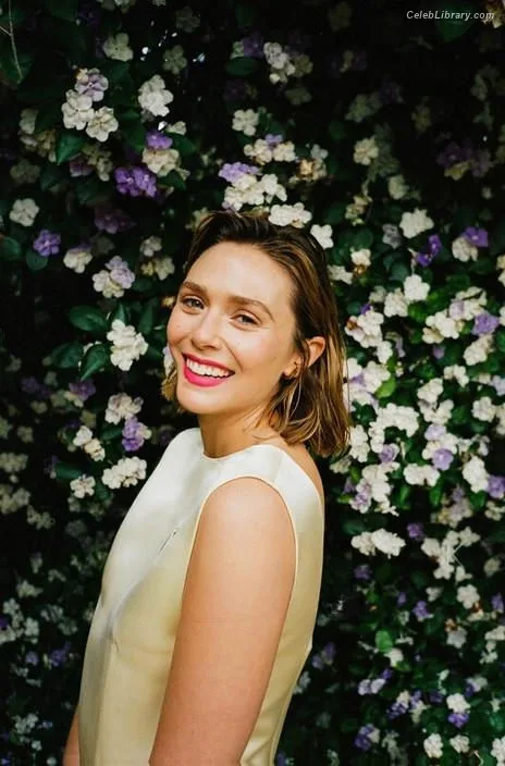 Elizabeth Olsen photo 12 of 2302