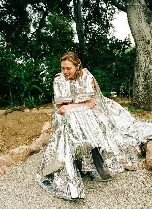 Elizabeth Olsen photo 19 of 2302