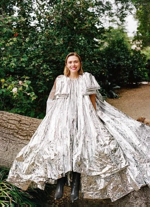 Elizabeth Olsen photo 23 of 2302