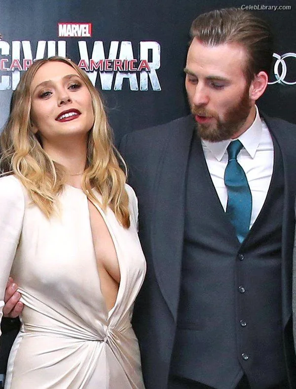 Elizabeth Olsen photo 12 of 2302