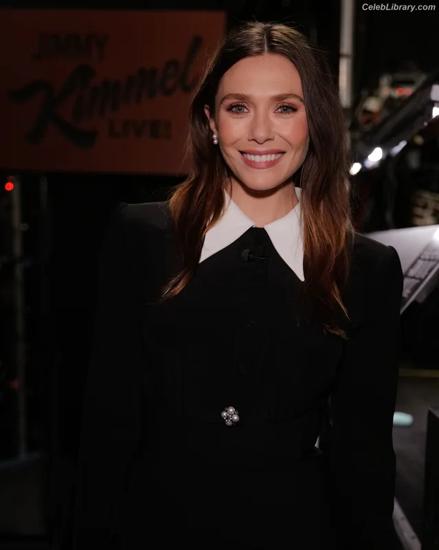Elizabeth Olsen photo 19 of 2302