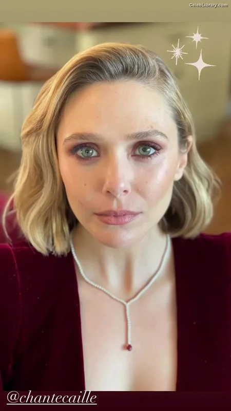 Elizabeth Olsen photo 10 of 2302