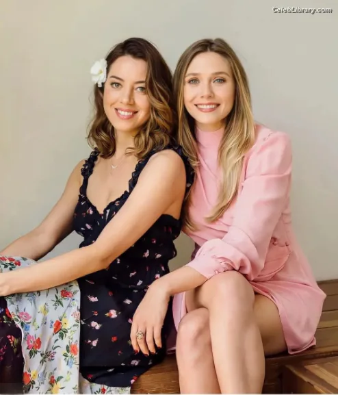 Elizabeth Olsen photo 14 of 2302
