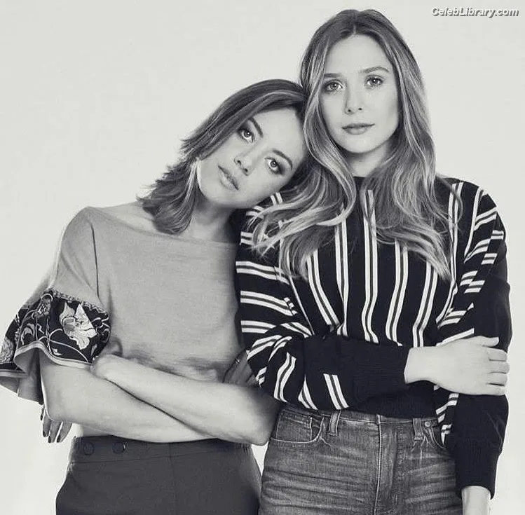 Elizabeth Olsen photo 18 of 2302