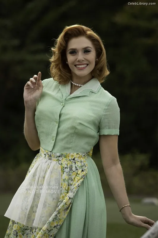 Elizabeth Olsen photo 19 of 2302