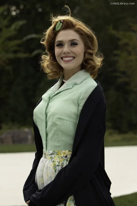 Elizabeth Olsen photo 23 of 2302