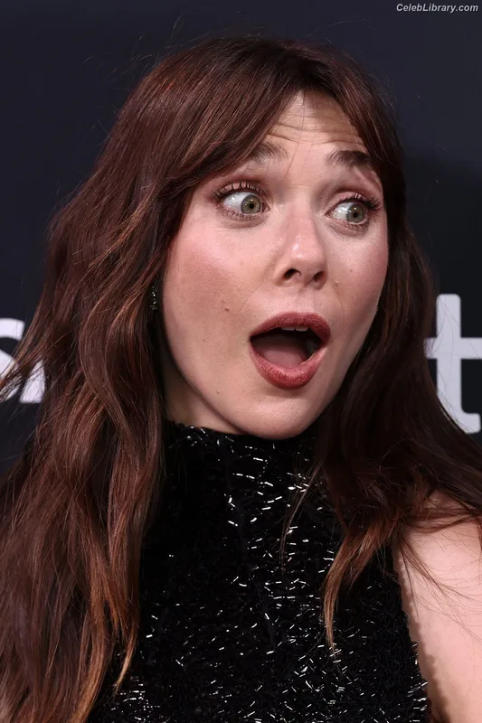 Elizabeth Olsen photo 14 of 2302