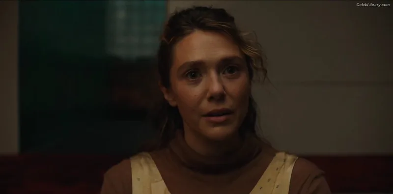 Elizabeth Olsen photo 24 of 2302
