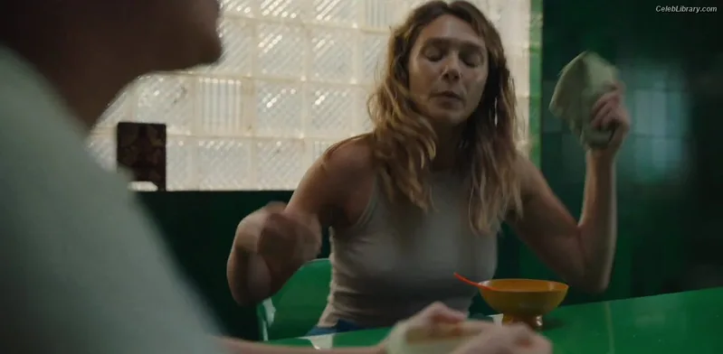 Elizabeth Olsen photo 4 of 2302