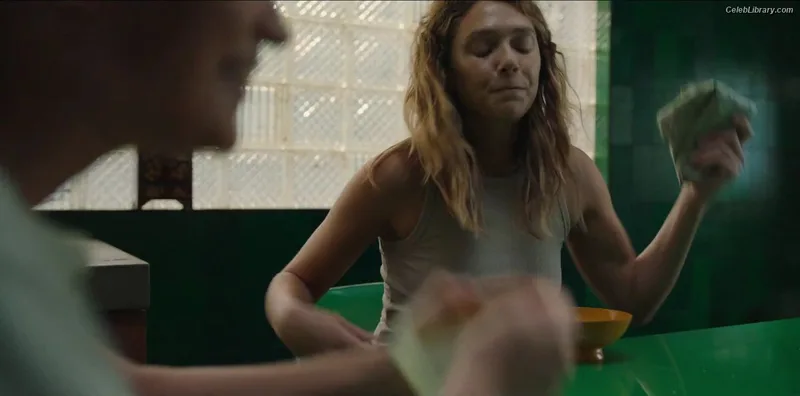 Elizabeth Olsen photo 7 of 2302