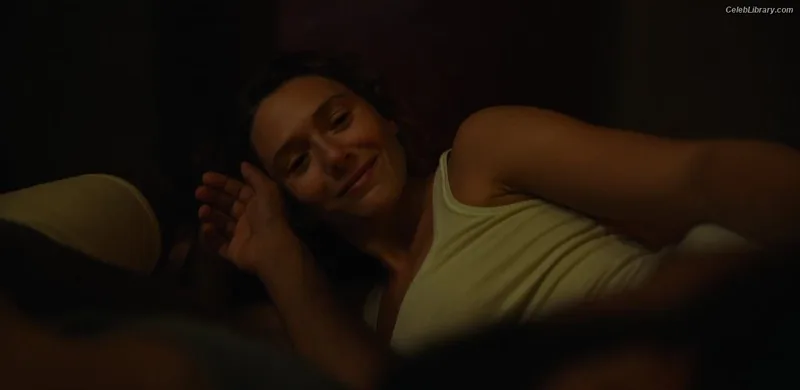 Elizabeth Olsen photo 17 of 2302