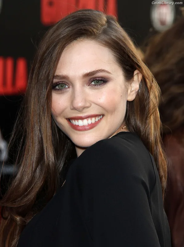 Elizabeth Olsen photo 22 of 2302