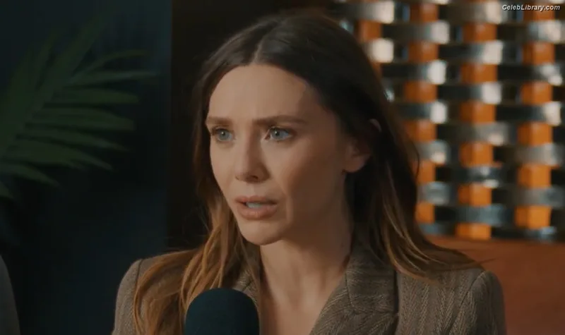 Elizabeth Olsen photo 14 of 2302