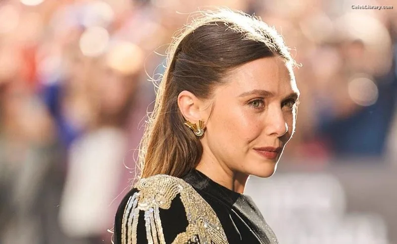Elizabeth Olsen photo 13 of 2302