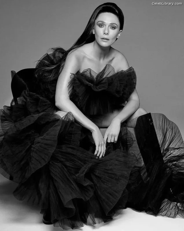 Elizabeth Olsen photo 23 of 2302