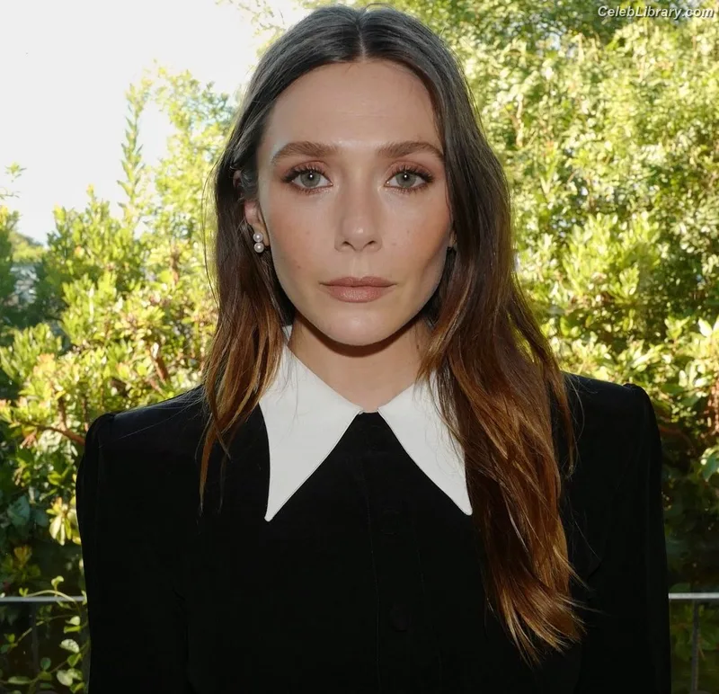 Elizabeth Olsen photo 11 of 2302