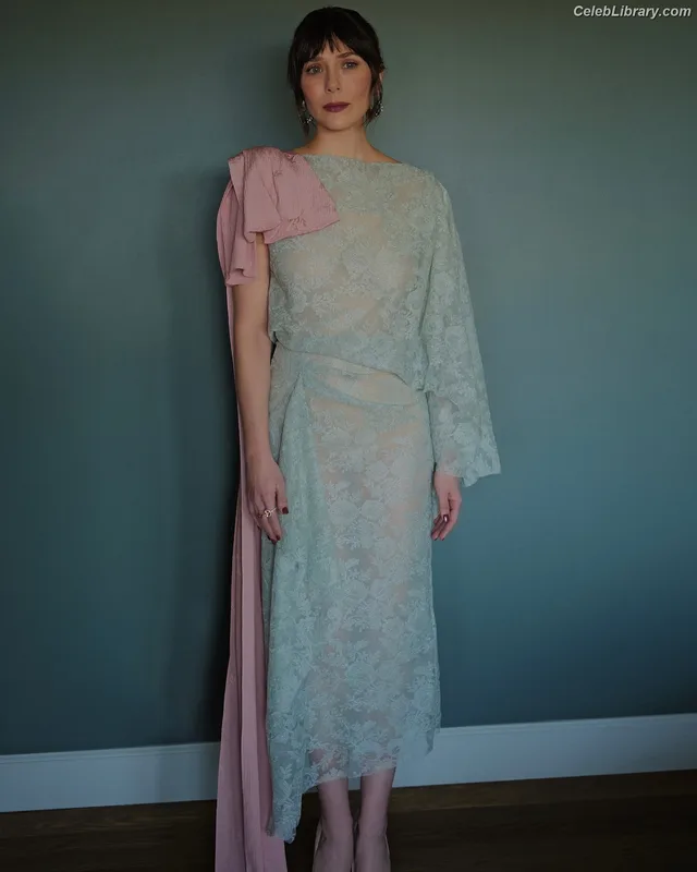 Elizabeth Olsen photo 22 of 2302
