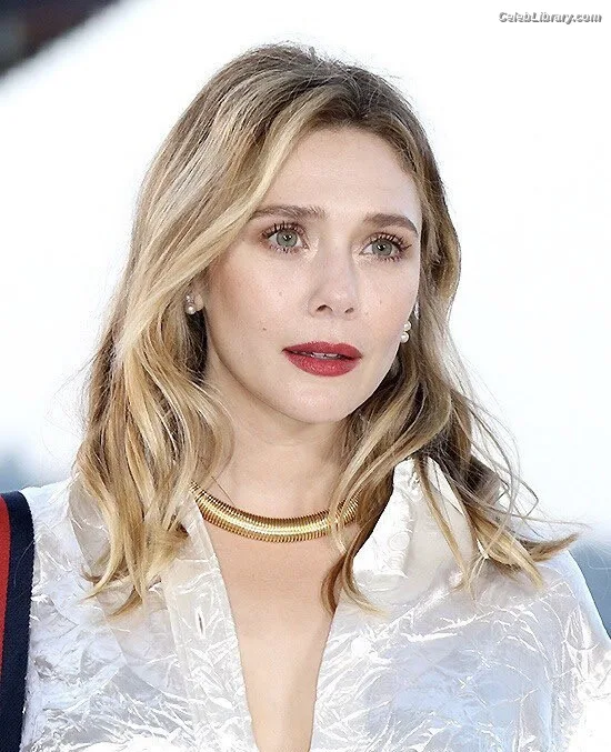 Elizabeth Olsen photo 23 of 2302