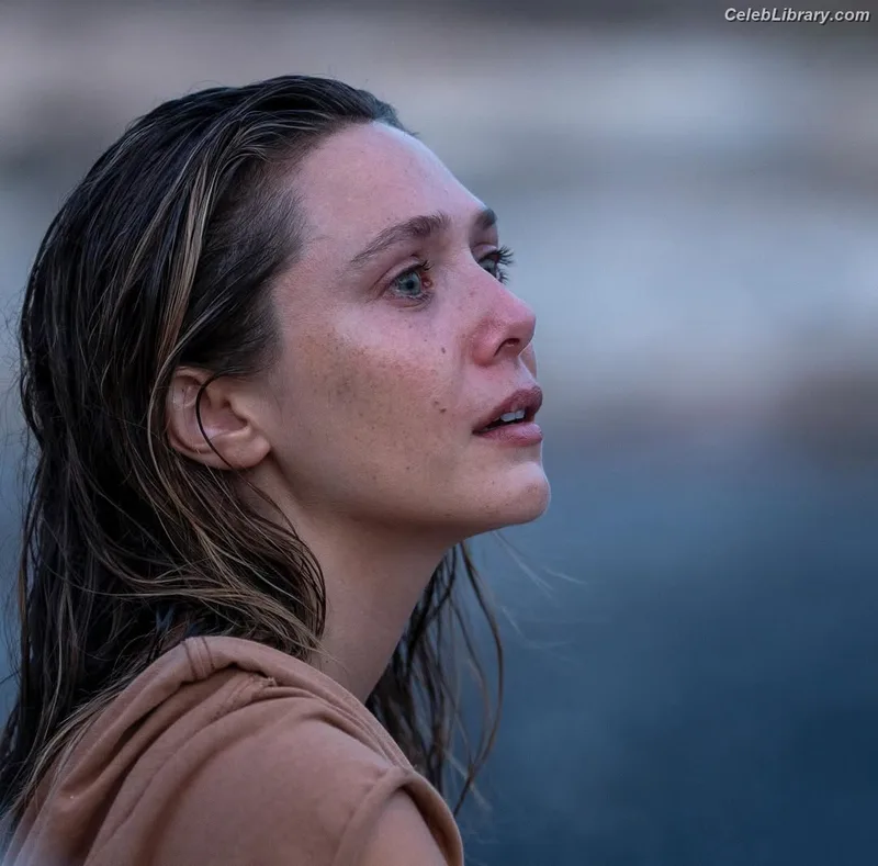 Elizabeth Olsen photo 6 of 2302