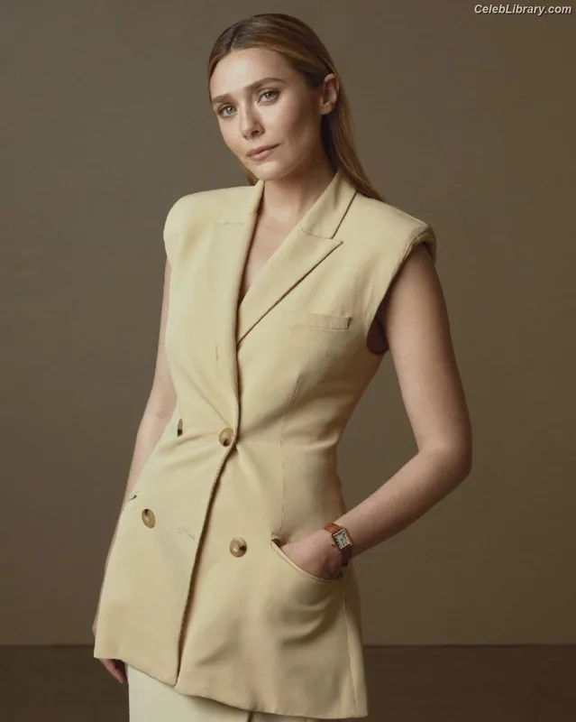 Elizabeth Olsen photo 15 of 2302