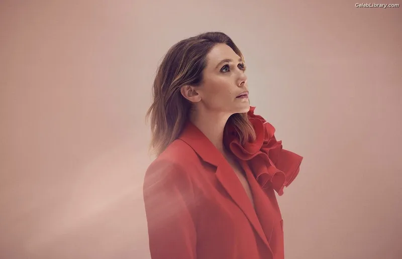 Elizabeth Olsen photo 19 of 2302