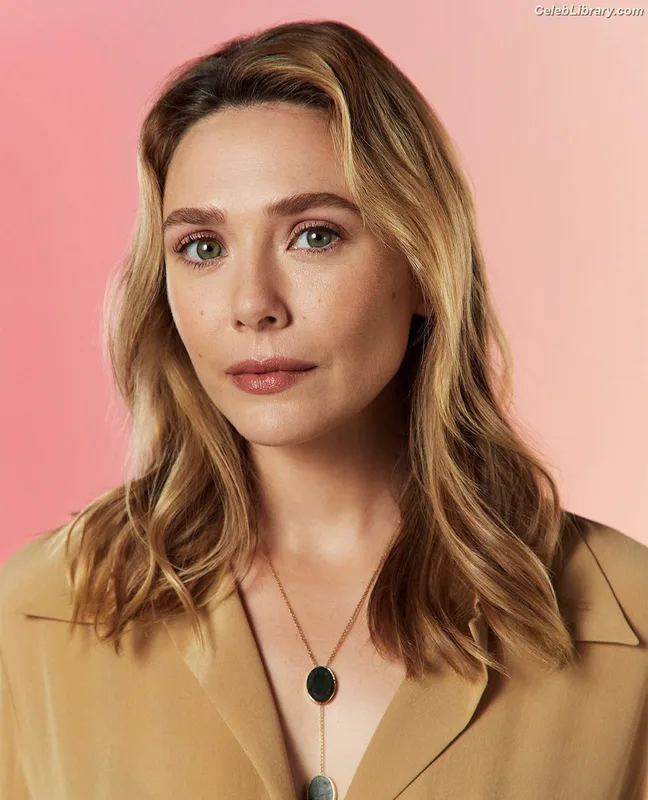 Elizabeth Olsen photo 20 of 2302