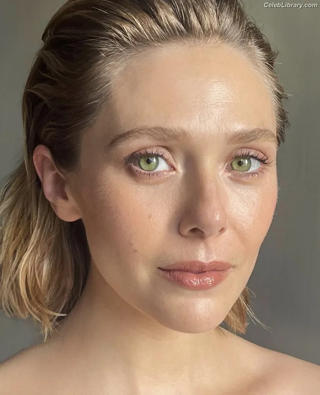 Elizabeth Olsen photo 1 of 2302