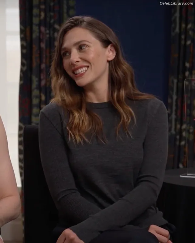 Elizabeth Olsen photo 21 of 2302