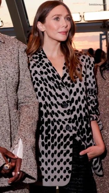 Elizabeth Olsen photo 11 of 2302