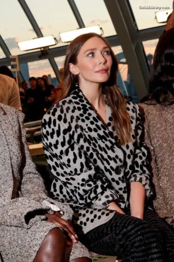 Elizabeth Olsen photo 14 of 2302