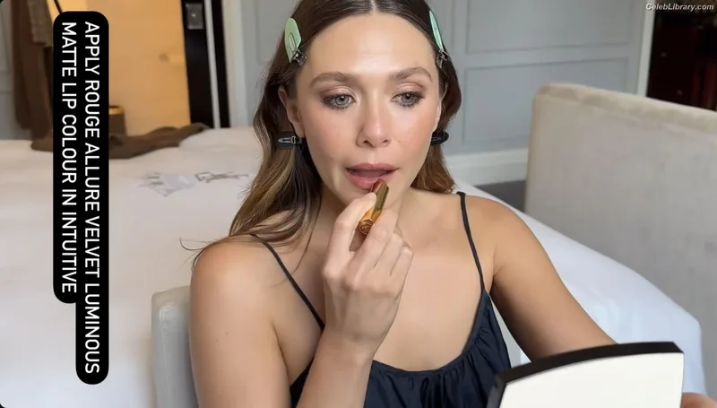 Elizabeth Olsen photo 19 of 2302