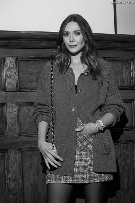 Elizabeth Olsen photo 15 of 2302