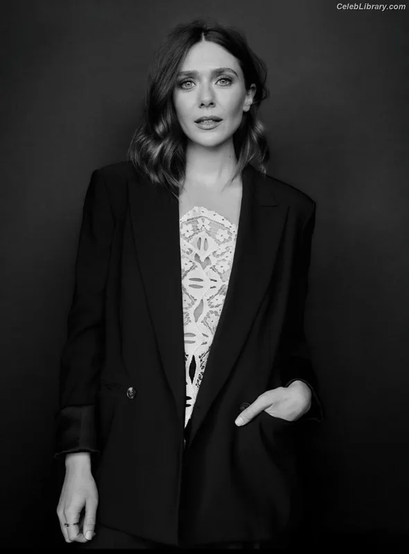 Elizabeth Olsen photo 17 of 2302