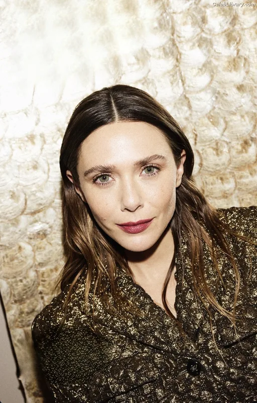 Elizabeth Olsen photo 4 of 2302