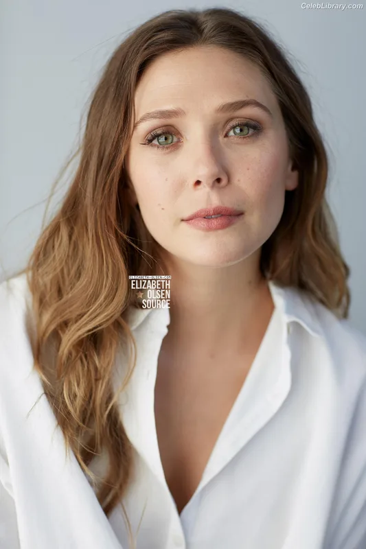Elizabeth Olsen photo 21 of 2302