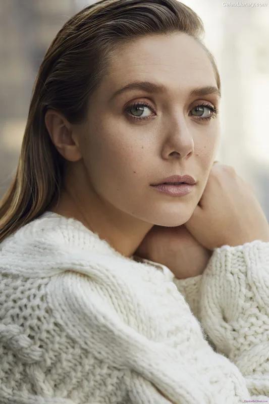Elizabeth Olsen photo 23 of 2302
