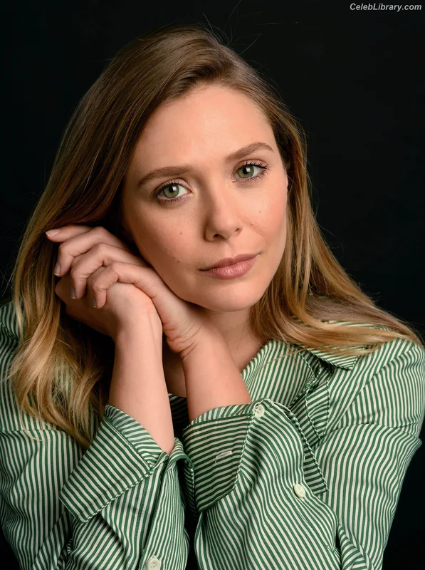 Elizabeth Olsen photo 24 of 2302