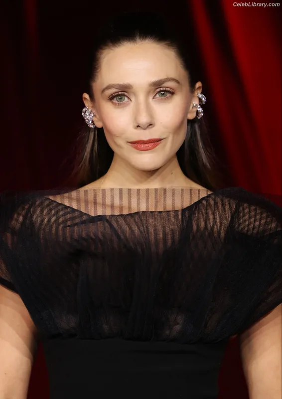Elizabeth Olsen photo 9 of 2302