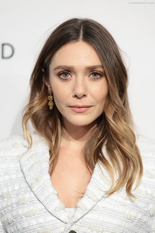 Elizabeth Olsen photo 13 of 2302