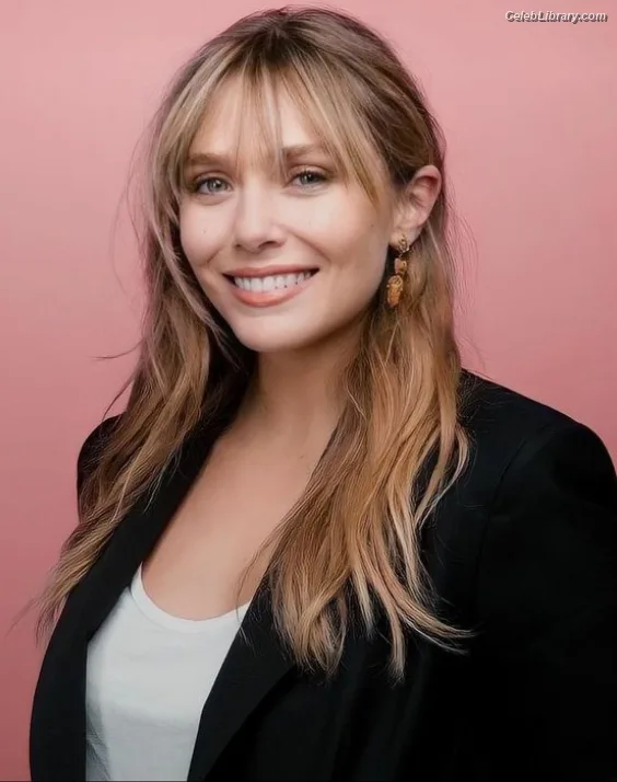 Elizabeth Olsen photo 18 of 2302