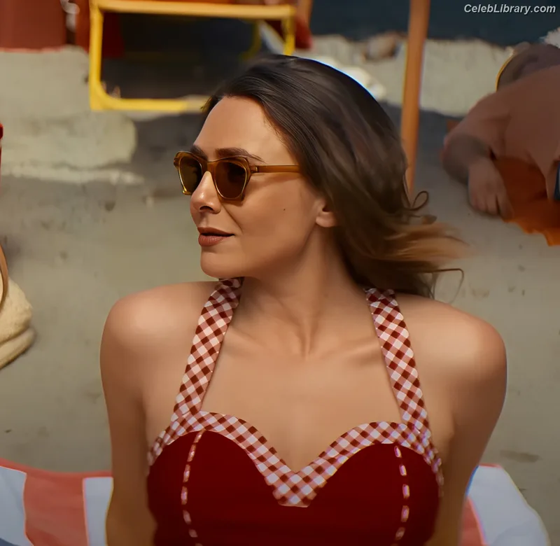 Elizabeth Olsen photo 6 of 2302