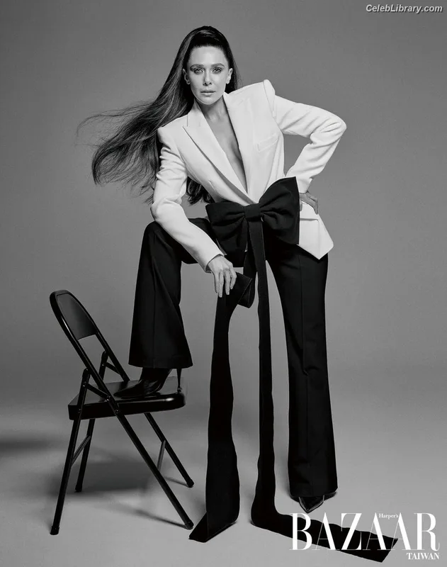 Elizabeth Olsen photo 6 of 2302