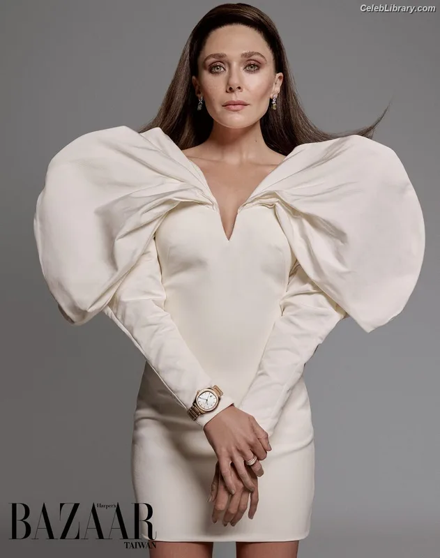 Elizabeth Olsen photo 8 of 2302